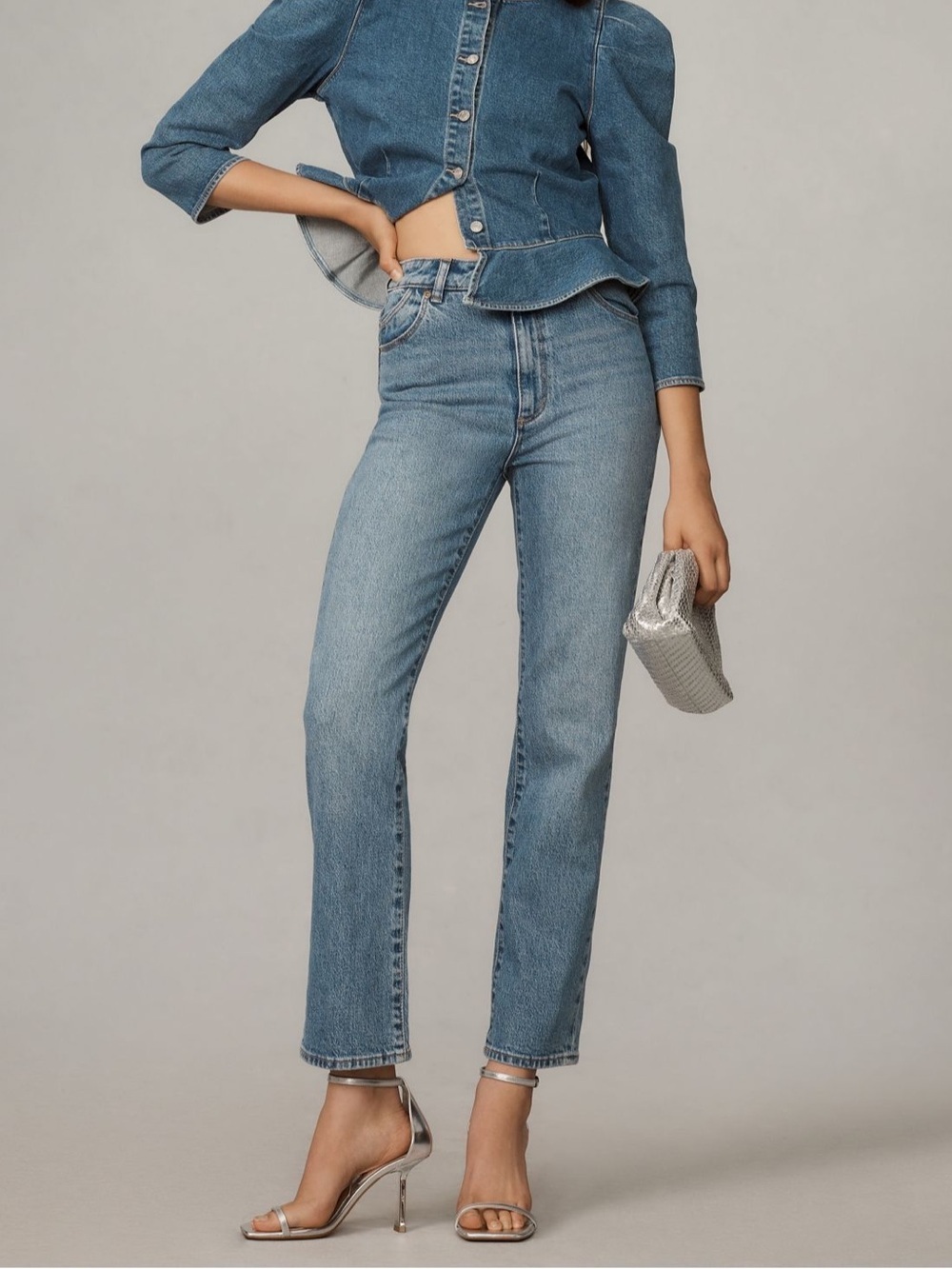 Rolla's Original High-Rise Straight
Leg Jeans. Size 26
26" x 30"